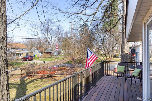 580 Elkinford Drive, White Lake, MI 48383