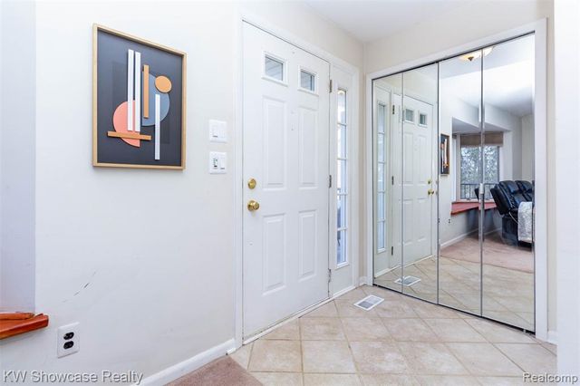 580 Elkinford Drive, White Lake, MI 48383