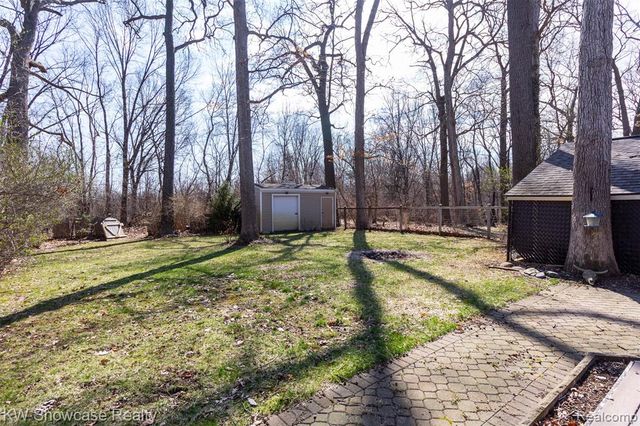 580 Elkinford Drive, White Lake, MI 48383