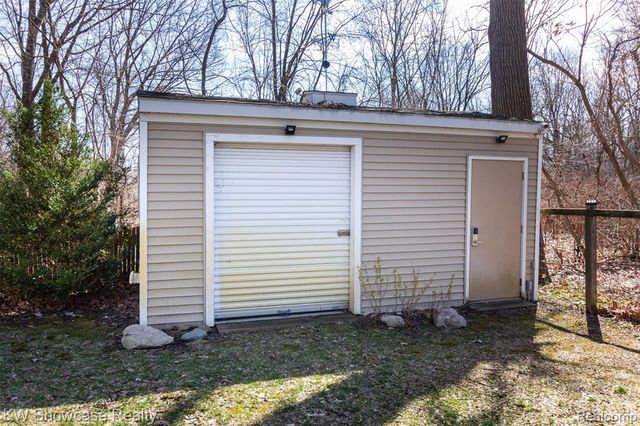 580 Elkinford Drive, White Lake, MI 48383