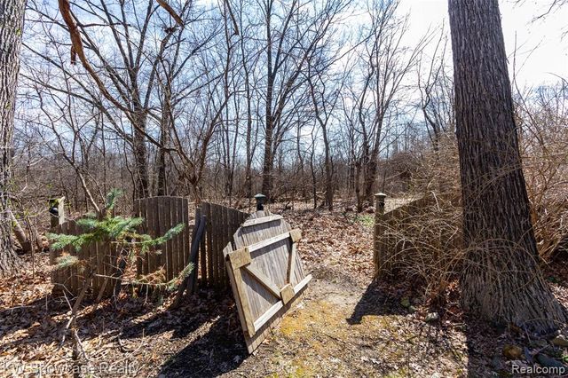 580 Elkinford Drive, White Lake, MI 48383