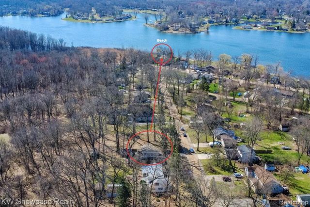 580 Elkinford Drive, White Lake, MI 48383