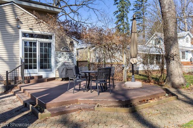 580 Elkinford Drive, White Lake, MI 48383