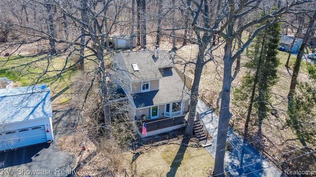 580 Elkinford Drive, White Lake, MI 48383