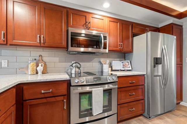 115 Rogue River Highway APT 307, Grants Pass, OR 97527