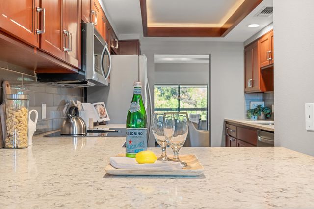 115 Rogue River Highway APT 307, Grants Pass, OR 97527