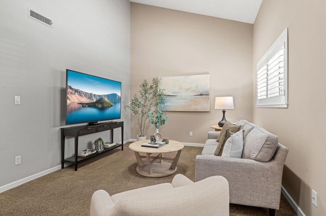 115 Rogue River Highway APT 307, Grants Pass, OR 97527