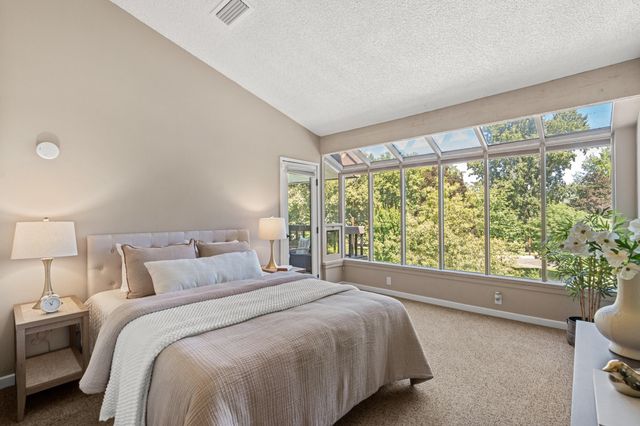 115 Rogue River Highway APT 307, Grants Pass, OR 97527