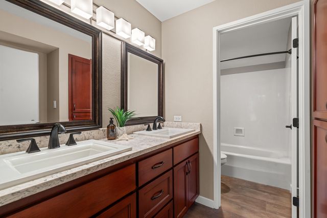 115 Rogue River Highway APT 307, Grants Pass, OR 97527