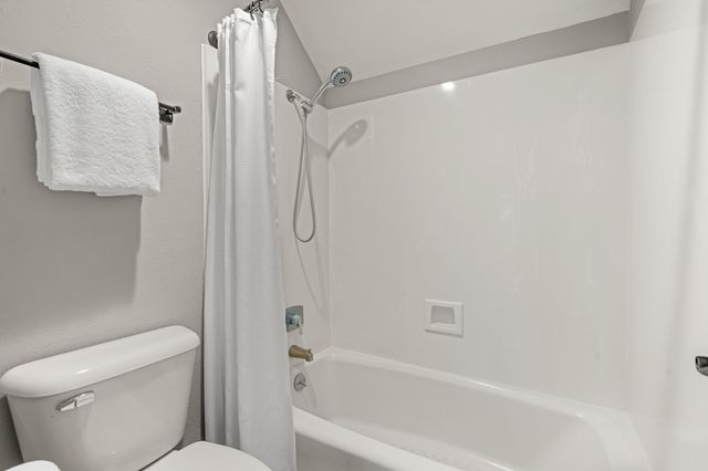 115 Rogue River Highway APT 307, Grants Pass, OR 97527