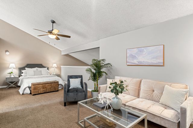 115 Rogue River Highway APT 307, Grants Pass, OR 97527