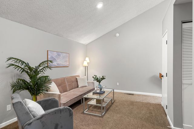 115 Rogue River Highway APT 307, Grants Pass, OR 97527