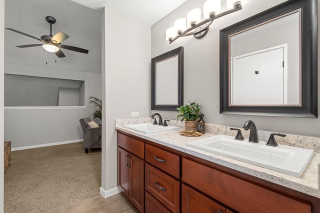 115 Rogue River Highway APT 307, Grants Pass, OR 97527