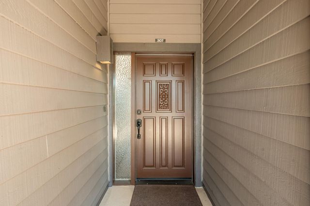 115 Rogue River Highway APT 307, Grants Pass, OR 97527