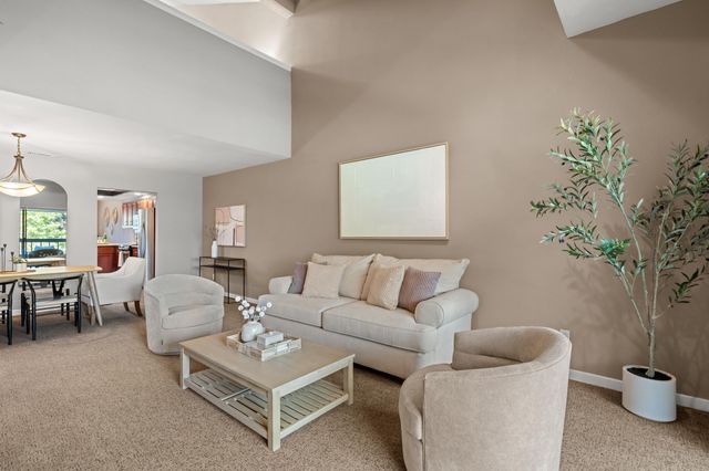115 Rogue River Highway APT 307, Grants Pass, OR 97527