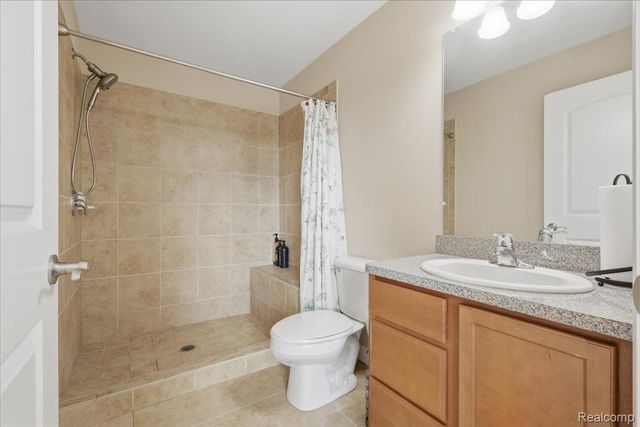 4810 E Stonegate Circle, Orion Charter Township, MI 48359