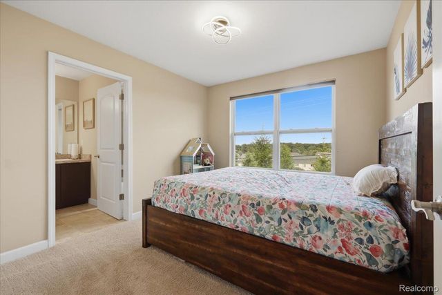 4810 E Stonegate Circle, Orion Charter Township, MI 48359