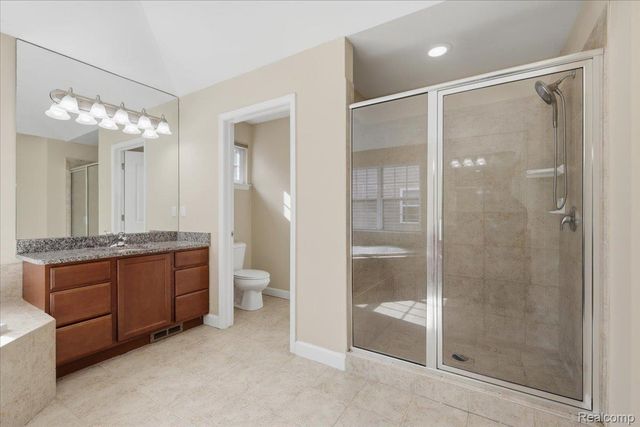 4810 E Stonegate Circle, Orion Charter Township, MI 48359