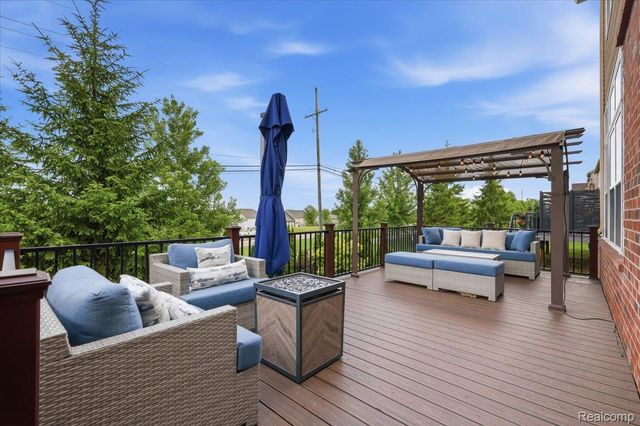 4810 E Stonegate Circle, Orion Charter Township, MI 48359