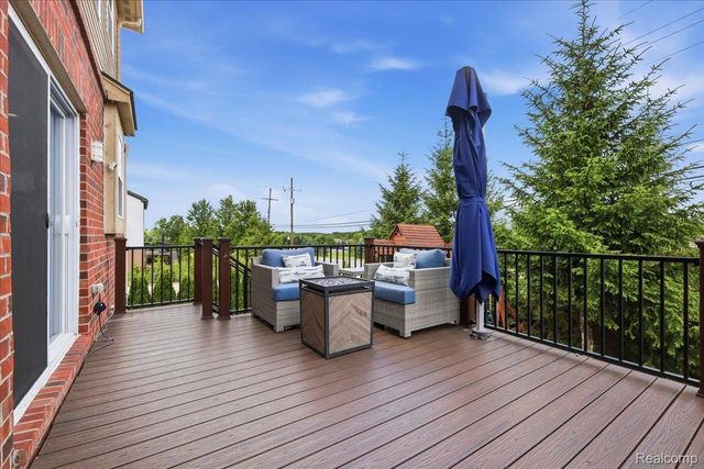 4810 E Stonegate Circle, Orion Charter Township, MI 48359
