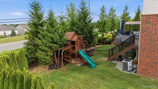 4810 E Stonegate Circle, Orion Charter Township, MI 48359
