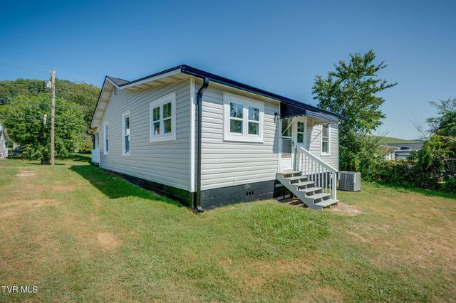 1104 East Main Street, Johnson City, TN 37601