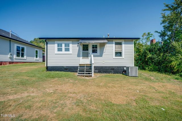 1104 East Main Street, Johnson City, TN 37601
