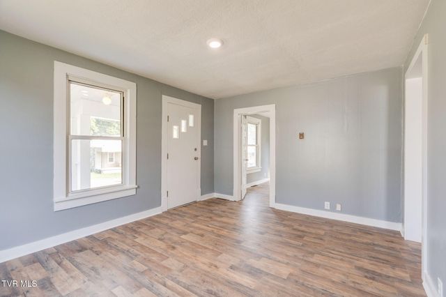 1104 East Main Street, Johnson City, TN 37601