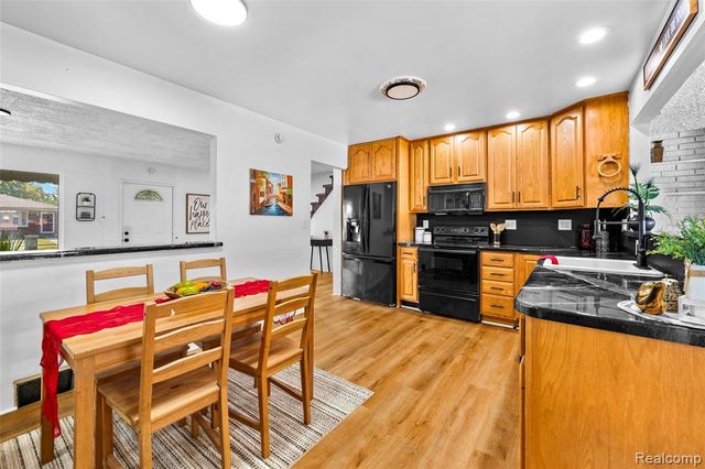 4020 Wall Avenue, Allen Park, MI 48101