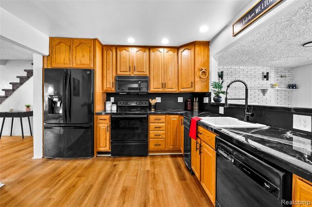 4020 Wall Avenue, Allen Park, MI 48101