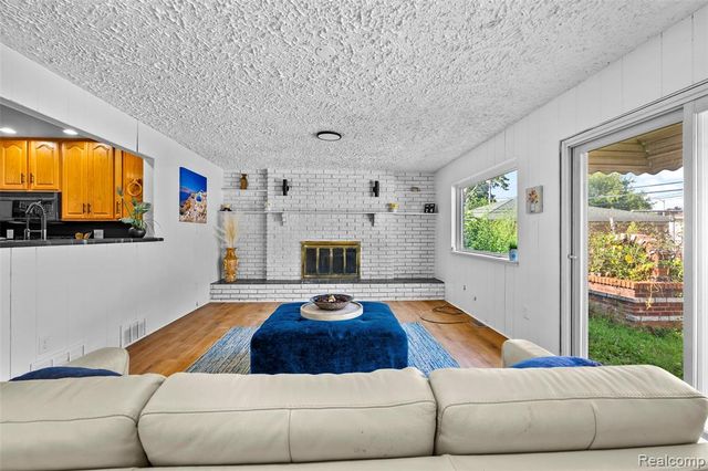 4020 Wall Avenue, Allen Park, MI 48101