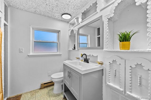 4020 Wall Avenue, Allen Park, MI 48101