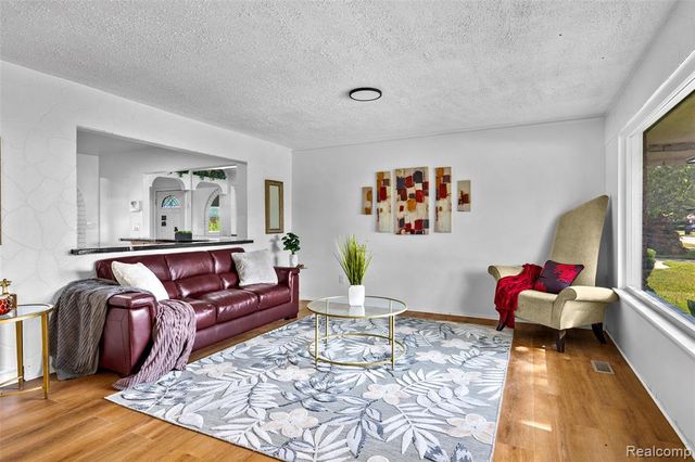 4020 Wall Avenue, Allen Park, MI 48101