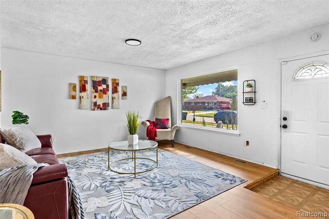 4020 Wall Avenue, Allen Park, MI 48101