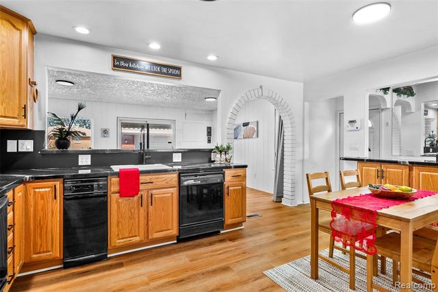4020 Wall Avenue, Allen Park, MI 48101