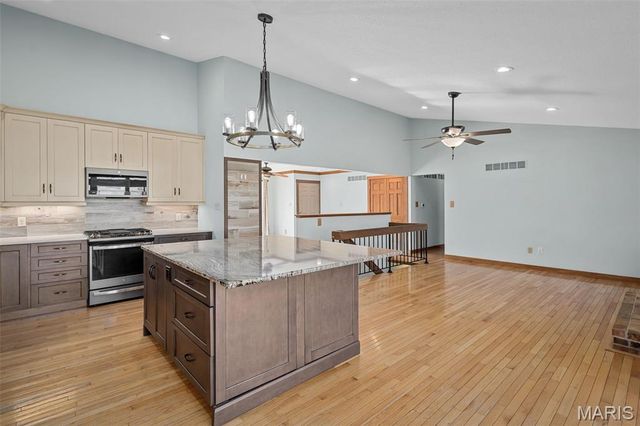 1863 Smizer Mill Road, Fenton, MO 63026