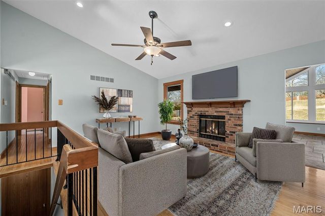 1863 Smizer Mill Road, Fenton, MO 63026