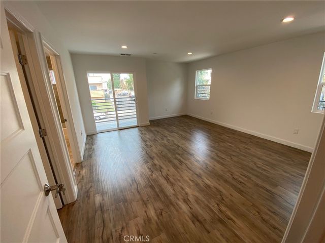 9110 Burnet Avenue, North Hills, CA 91343