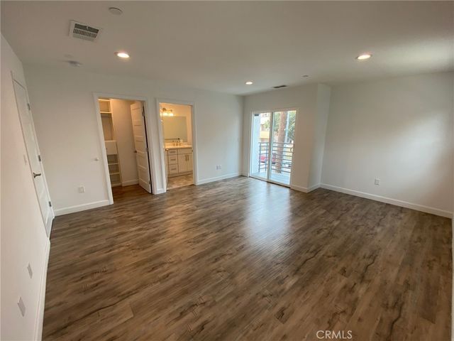 9110 Burnet Avenue, North Hills, CA 91343