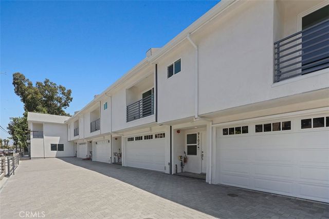 9110 Burnet Avenue, North Hills, CA 91343