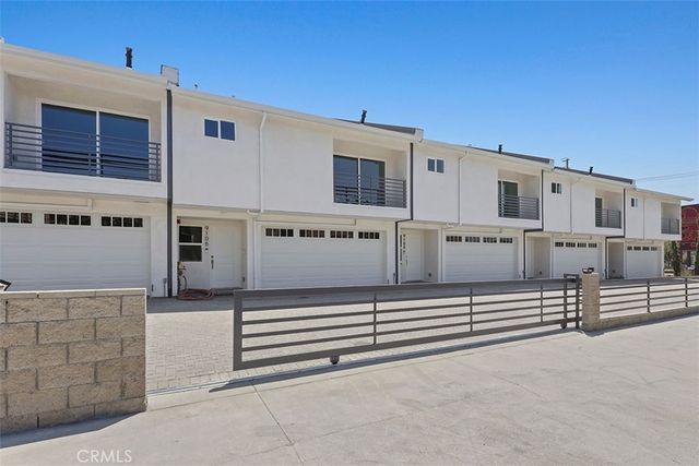 9110 Burnet Avenue, North Hills, CA 91343