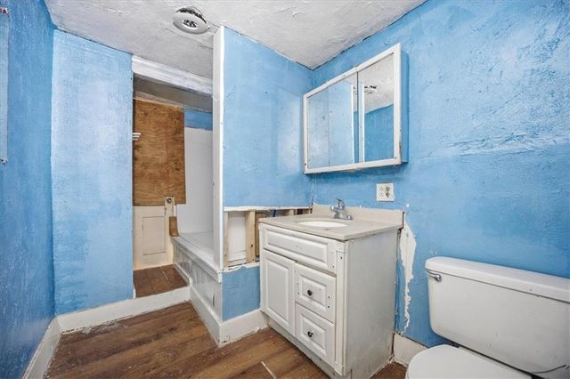 563 E Park Street, Olathe, KS 66061