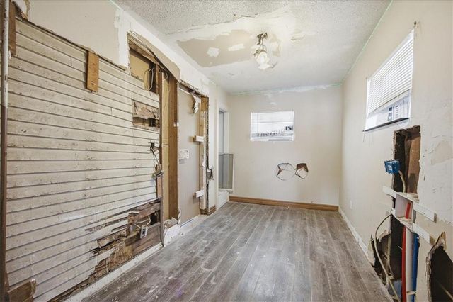 563 E Park Street, Olathe, KS 66061