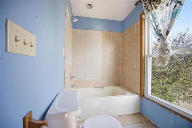 563 E Park Street, Olathe, KS 66061