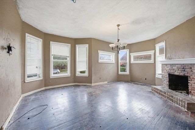 563 E Park Street, Olathe, KS 66061