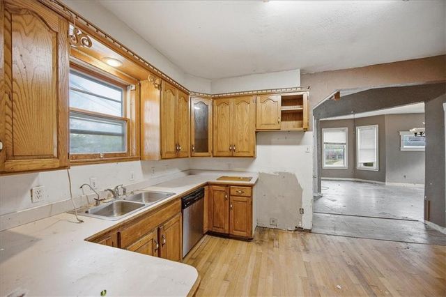 563 E Park Street, Olathe, KS 66061