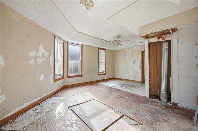 563 E Park Street, Olathe, KS 66061