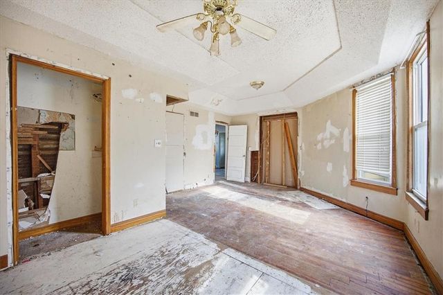 563 E Park Street, Olathe, KS 66061