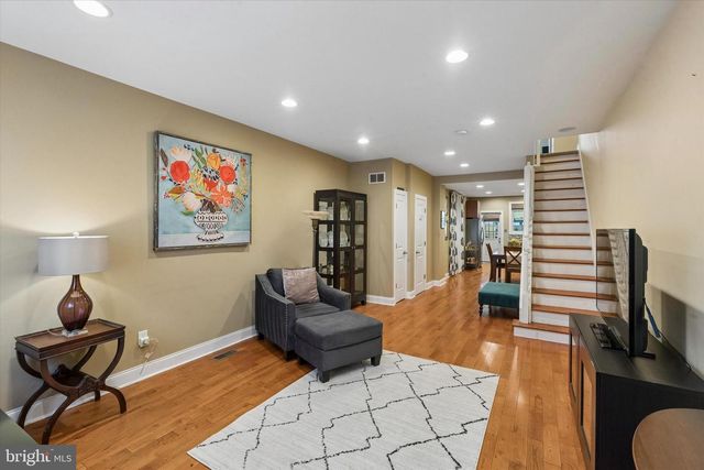 912 JACKSON ST, Philadelphia, PA 19148