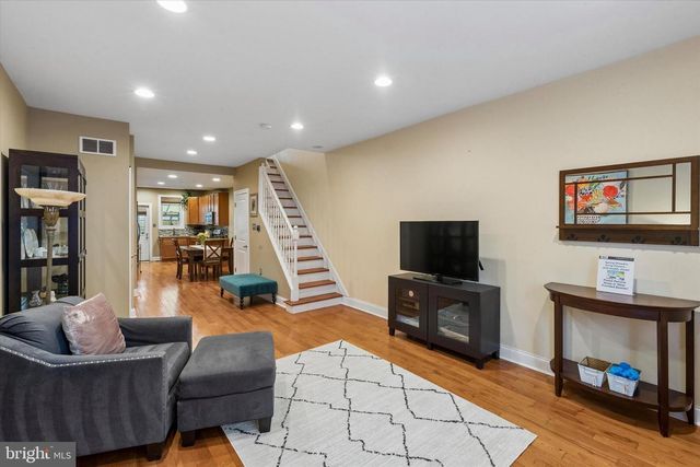 912 JACKSON ST, Philadelphia, PA 19148